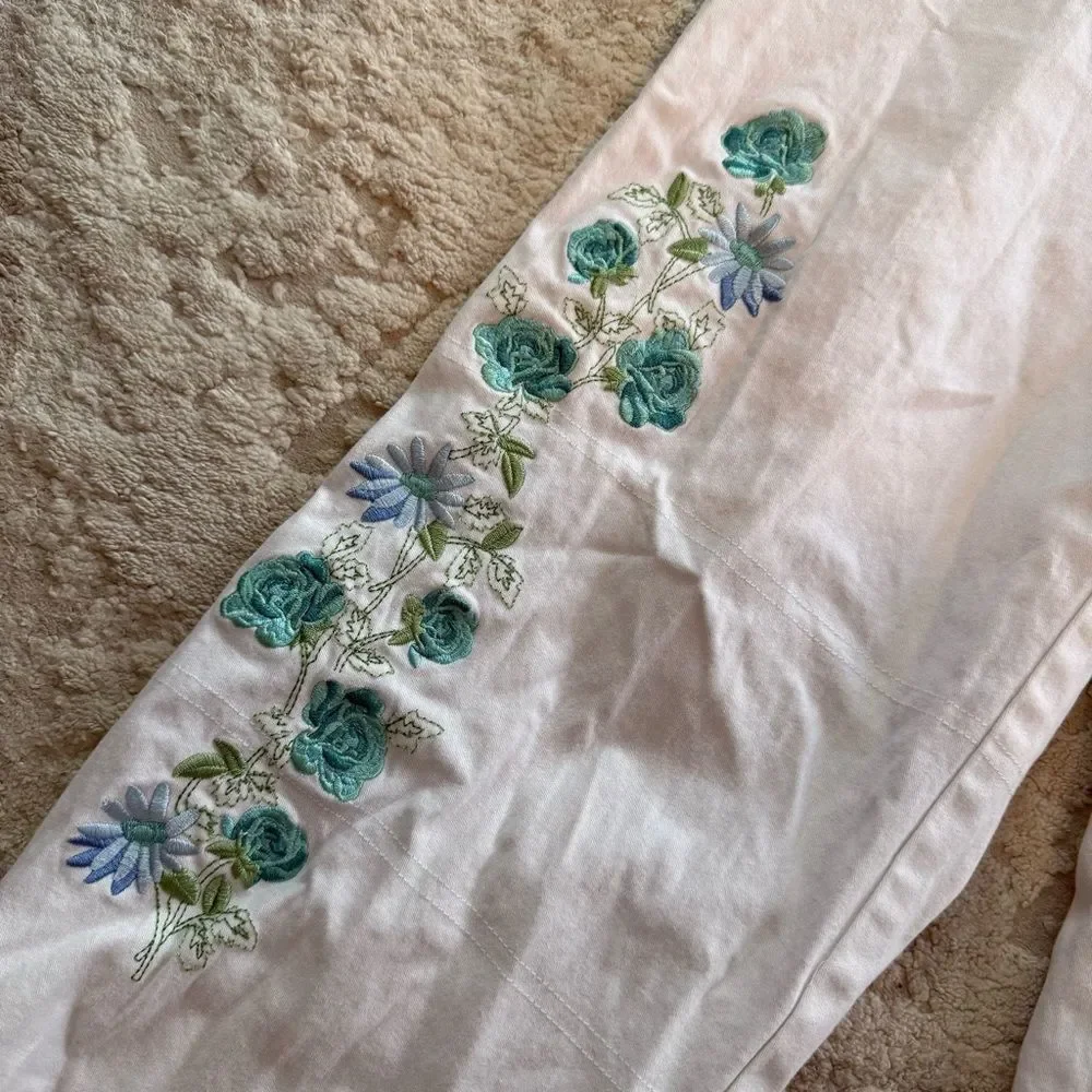 Denim & Co. White Embroidered Cropped Drawstring Pants Size Small - Picture 4 of 8